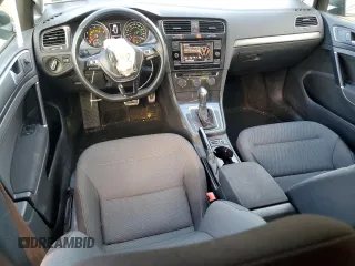 2018 Volkswagen Golf SportWagen S with VIN 3VW117AU7JM767674, listed as a Copart auction lot 43947765 with 60,776 mi miles and Salvage Title. Bid and sale history available at carsss.com. Image 8.