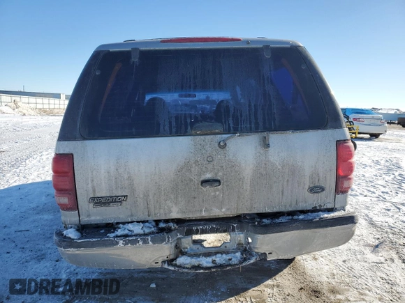 2000 Ford Expedition XLT with VIN 1FMRU1562YLB89741, listed as a Copart auction lot 45035205 with 264,627 mi miles and Salvage Title. Bid and sale history available at carsss.com. Image 6.