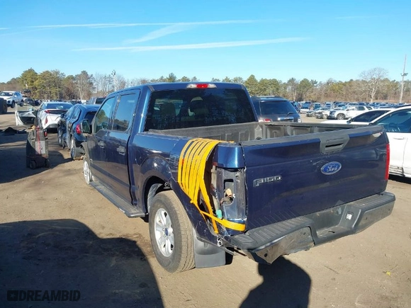 2015 Ford F-150 XLT with VIN 1FTEW1EG1FFB25207, listed as a IAAI auction lot 41579579 with 67,918 mi miles. Bid and sale history available at carsss.com. Image 3.