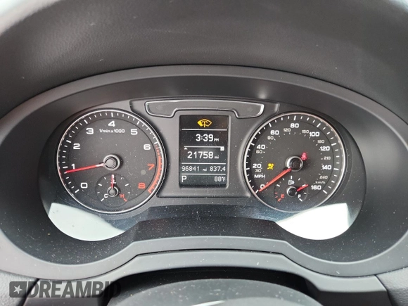 2018 Audi Q3 Premium z VIN WA1BCCFS3JR015478, wystawiony jako Copart lot #59613945 z przebiegiem 96 841 mil mil oraz Szkoda całkowita • Salvage title. Historia ofert i sprzedaży dostępna na DreamBid. Obrazek 9.