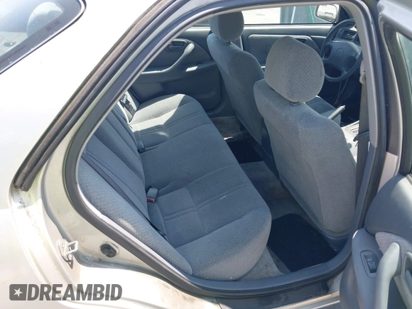 2001 Toyota Camry CE z VIN 4T1BG22K01U101673, wystawiony jako IAAI lot #42576596 z przebiegiem 200 064 mil mil oraz . Historia ofert i sprzedaży dostępna na DreamBid. Obrazek 8.