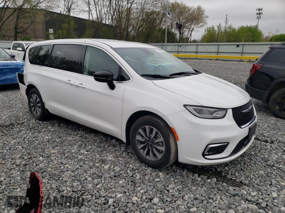 2024 Chrysler Pacifica Hybrid Select z VIN 2C4RC1S78RR117746, wystawiony jako Copart lot #55064975 z przebiegiem 26 216 mil mil oraz Tytuł czysty. Historia ofert i sprzedaży dostępna na DreamBid. Obrazek 4.