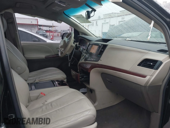 2011 Toyota Sienna XLE AAS with VIN 5TDYK3DC9BS068364, listed as a IAAI auction lot 41733881 with 157,972 mi miles. Bid and sale history available at carsss.com. Image 5.