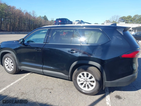 2024 Toyota Grand Highlander XLE with VIN 5TDAAAB57RS069794, listed as a IAAI auction lot 41826955 with 1,780 mi miles. Bid and sale history available at carsss.com. Image 15.