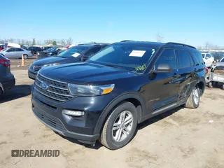 2022 Ford Explorer XLT z VIN 1FMSK8DH0NGA96191, wystawiony jako IAAI lot #41983762 z przebiegiem 47 637 mil mil oraz . Historia ofert i sprzedaży dostępna na DreamBid. Obrazek 2.