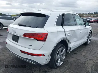 2021 Audi Q5 Prestige with VIN WA1CAAFY8M2099653, listed as a IAAI auction lot 41903022 with 27,611 mi miles. Bid and sale history available at carsss.com. Image 4.