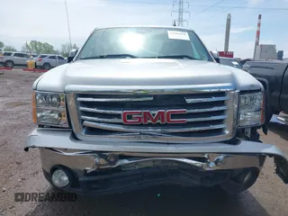 2010 GMC Sierra 1500 SLE z VIN 1GTSKVE30AZ167653, wystawiony jako IAAI lot #42085050 z przebiegiem 118 473 mil mil oraz . Historia ofert i sprzedaży dostępna na DreamBid. Obrazek 6.