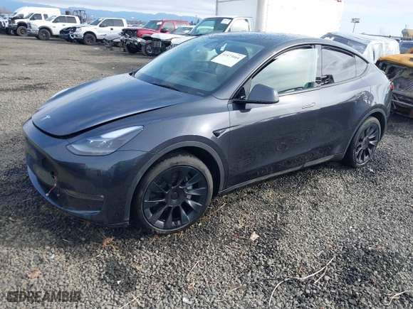 2024 Tesla Model Y Long Range with VIN 7SAYGAEE4RF002327, listed as a IAAI auction lot 41473664 with 34,854 mi miles. Bid and sale history available at carsss.com. Image 19.