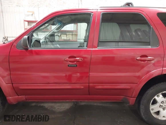 2006 Ford Escape Limited z VIN 1FMCU94186KB89062, wystawiony jako IAAI lot #42153068 z przebiegiem 203 221 mil mil oraz . Historia ofert i sprzedaży dostępna na DreamBid. Obrazek 14.