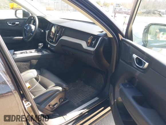 2021 Volvo XC60 Inscription with VIN YV4102RL9M1829188, listed as a IAAI auction lot 42083627 with 44,525 mi miles and . Bid and sale history available at DreamBid. Image 5.