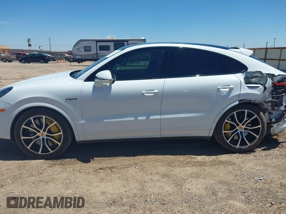 2020 Porsche Cayenne z VIN WP1BH2AY9LDA68083, wystawiony jako IAAI lot #42114933 z przebiegiem 16 850 mil mil oraz . Historia ofert i sprzedaży dostępna na DreamBid. Obrazek 14.