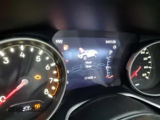 2018 Jeep Compass Altitude with VIN 3C4NJDBB6JT325538, listed as a Copart auction lot 53686905 with 111,400 mi miles and Salvage title. Bid and sale history available at DreamBid. Image 9.