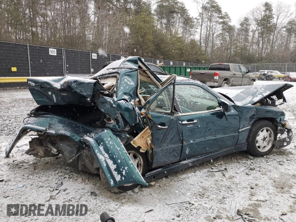 1998 Mercedes-Benz C 230/260/280/320 z VIN WDBHA23G7WA578330, wystawiony jako Copart lot #58569875 z przebiegiem Nie podano mil oraz Nie do naprawy • Non repairable. Historia ofert i sprzedaży dostępna na DreamBid. Obrazek 3.