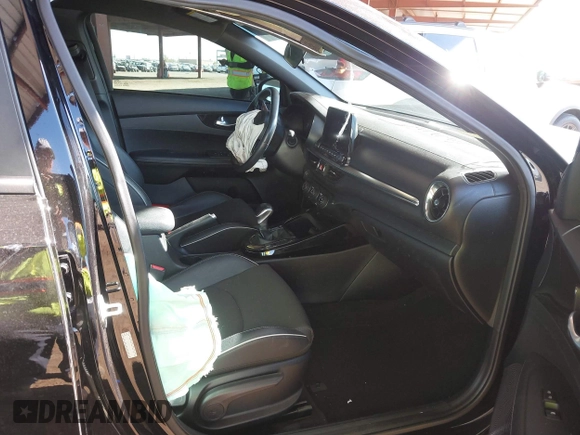 2020 Kia Forte GT-Line with VIN 3KPF34AD4LE167712, listed as a IAAI auction lot 41651073 with 74,086 mi miles. Bid and sale history available at carsss.com. Image 5.
