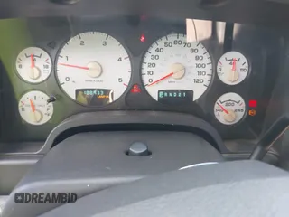 2005 Dodge 3500 SLT z VIN 3D7LS38C15G791333, wystawiony jako IAAI lot #40892553 z przebiegiem 188 933 mil mil oraz . Historia ofert i sprzedaży dostępna na DreamBid. Obrazek 7.