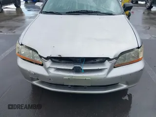 1999 Honda Accord LX z VIN 1HGCG5645XA023392, wystawiony jako IAAI lot #41525751 z przebiegiem 214 850 mil mil oraz . Historia ofert i sprzedaży dostępna na DreamBid. Obrazek 6.
