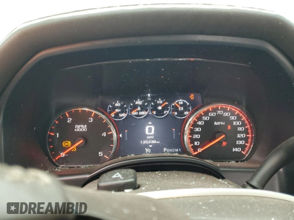 2015 GMC Sierra 2500HD Denali z VIN 1GT120E81FF157605, wystawiony jako Copart lot #48822405 z przebiegiem 135 338 mil mil oraz Szkoda całkowita • Salvage title. Historia ofert i sprzedaży dostępna na DreamBid. Obrazek 9.