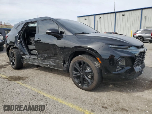 2021 Chevrolet Blazer RS z VIN 3GNKBERSXMS581453, wystawiony jako Copart lot #52261965 z przebiegiem 74 137 mil mil oraz Szkoda całkowita • Salvage title. Historia ofert i sprzedaży dostępna na DreamBid. Obrazek 4.