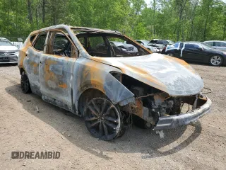 2017 Hyundai Santa Fe 2.0T z VIN 5XYZUDLA0HG449336, wystawiony jako Copart lot #59564805 z przebiegiem Nie podano mil oraz Nie do naprawy • Non repairable. Historia ofert i sprzedaży dostępna na DreamBid. Obrazek 4.