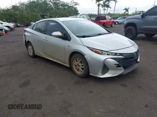 2017 Toyota Prius Plus z VIN JTDKARFP2H3046888, wystawiony jako IAAI lot #42022749 z przebiegiem 83 333 mil mil oraz . Historia ofert i sprzedaży dostępna na DreamBid. Obrazek 1.
