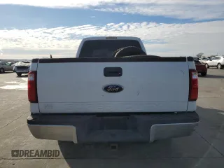 2008 Ford F-250 XL z VIN 1FTSW20578EB47672, wystawiony jako Copart lot #87549735 z przebiegiem 211 326 mil mil oraz Czysty tytuł • Clean title. Historia ofert i sprzedaży dostępna na DreamBid. Obrazek 6.