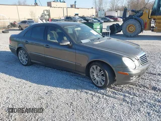 2008 Mercedes-Benz E 350 Luxury z VIN WDBUF87X08B334237, wystawiony jako IAAI lot #41735498 z przebiegiem 224 205 mil mil oraz . Historia ofert i sprzedaży dostępna na DreamBid. Obrazek 1.