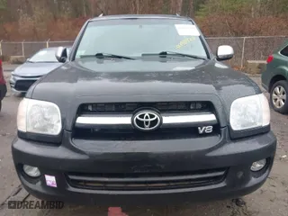 2007 Toyota Sequoia Limited with VIN 5TDBT48A37S291167, listed as a IAAI auction lot 41983728 with 253,565 mi miles. Bid and sale history available at carsss.com. Image 6.