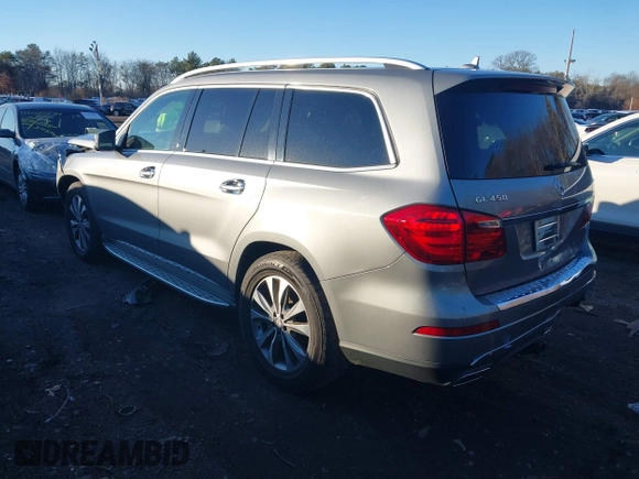 2015 Mercedes-Benz GL-Class GL 450 with VIN 4JGDF6EEXFA471143, listed as a IAAI auction lot 41062987 with 134,674 mi miles. Bid and sale history available at carsss.com. Image 3.