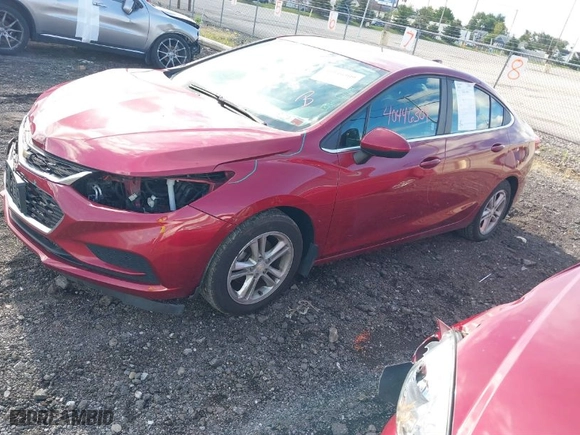 2018 Chevrolet Cruze LT with VIN 1G1BE5SM5J7111572, listed as a IAAI auction lot 40446309 with NaN miles. Bid and sale history available at carsss.com. Image 2.
