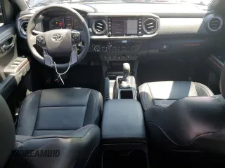 2023 Toyota Tacoma SR z VIN 3TYCZ5AN3PT165207, wystawiony jako Copart lot #54628175 z przebiegiem 15 932 mil mil oraz Szkoda całkowita • Salvage title. Historia ofert i sprzedaży dostępna na DreamBid. Obrazek 8.