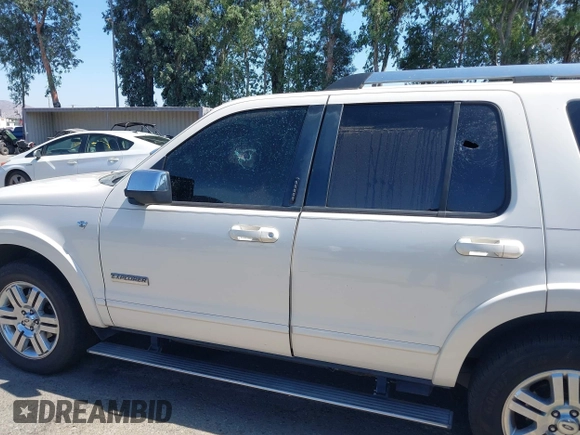 2007 Ford Explorer Limited с VIN 1FMEU75897UA35586, выставлен на аукционе IAAI как лот 42660077 с пробегом 135 507 миль миль и . История ставок и продаж доступна на DreamBid. Изображение 17.