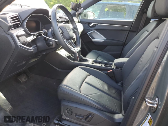 2024 Audi Q3 S line Premium z VIN WA1DECF35R1028206, wystawiony jako Copart lot #56335225 z przebiegiem 19 375 mil mil oraz Szkoda całkowita • Salvage title. Historia ofert i sprzedaży dostępna na DreamBid. Obrazek 7.