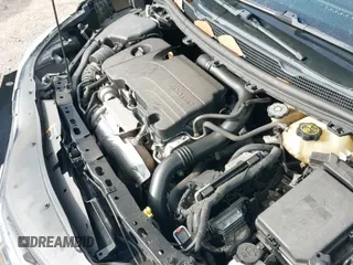 2019 Chevrolet Cruze z VIN 1G1BJ5SM5K7105395, wystawiony jako IAAI lot #42448599 z przebiegiem 126 567 mil mil oraz . Historia ofert i sprzedaży dostępna na DreamBid. Obrazek 19.