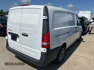 2017 Mercedes-Benz Metris Cargo z VIN WD3PG2EA1H3262363, wystawiony jako IAAI lot #42469860 z przebiegiem 56 341 mil mil oraz . Historia ofert i sprzedaży dostępna na DreamBid. Obrazek 2.