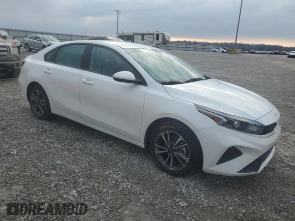 2024 Kia Forte LXS with VIN 3KPF24AD9RE784051, listed as a Copart auction lot 46370625 with 8,672 mi miles and Salvage Title. Bid and sale history available at DreamBid. Image 4.