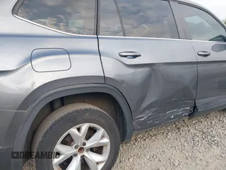2018 Volkswagen Atlas SE с VIN 1V2DR2CA6JC535940, выставлен на аукционе IAAI как лот 42160564 с пробегом 101 140 миль миль и . История ставок и продаж доступна на DreamBid. Изображение 6.