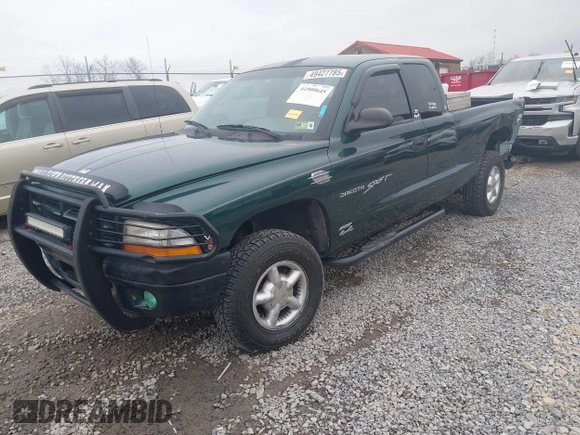 2000 Dodge Dakota SLT with VIN 1B7GG22X3YS508480, listed as a IAAI auction lot 41900645 with 105,652 mi miles and . Bid and sale history available at carsss.com. Image 2.