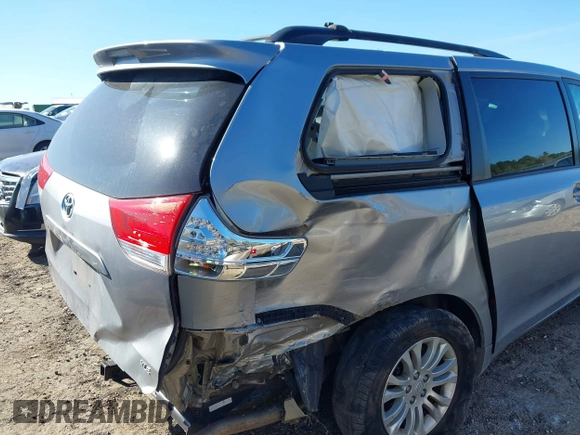 2011 Toyota Sienna XLE AAS with VIN 5TDYK3DC5BS039959, listed as a IAAI auction lot 41803881 with 129,479 mi miles. Bid and sale history available at carsss.com. Image 6.