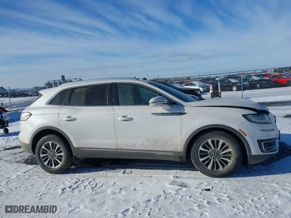 2019 Lincoln Nautilus Select with VIN 2LMPJ8K90KBL11080, listed as a IAAI auction lot 41358976 with 46,390 mi miles. Bid and sale history available at carsss.com. Image 14.