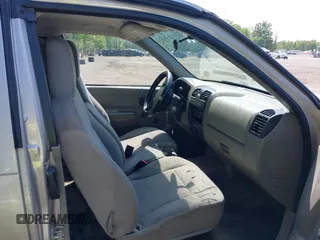 2006 GMC Canyon z VIN 1GTCS198368140172, wystawiony jako IAAI lot #42156487 z przebiegiem 136 276 mil mil oraz . Historia ofert i sprzedaży dostępna na DreamBid. Obrazek 5.