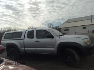 2008 Toyota Tacoma with VIN 5TEUU42N08Z469915, listed as a IAAI auction lot 41807203 with 177,699 mi miles and . Bid and sale history available at DreamBid. Image 13.