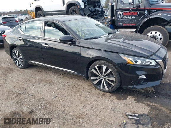 2019 Nissan Altima 2.5 Platinum with VIN 1N4BL4FW1KC127673, listed as a IAAI auction lot 41773674 with 30,713 mi miles. Bid and sale history available at carsss.com. Image 1.