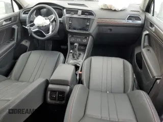 2024 Volkswagen Tiguan Wolfsburg Edition z VIN 3VV6B7AX1RM213365, wystawiony jako Copart lot #53645825 z przebiegiem 4 189 mil mil oraz Nie do naprawy • Non repairable. Historia ofert i sprzedaży dostępna na DreamBid. Obrazek 8.