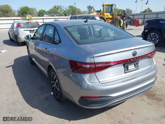 2025 Volkswagen Jetta SE with VIN 3VW7X7BU7SM017863, listed as a IAAI auction lot 41846525 with 7,490 mi miles. Bid and sale history available at carsss.com. Image 3.