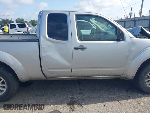 2015 Nissan Frontier S z VIN 1N6BD0CT7FN716390, wystawiony jako IAAI lot #42519222 z przebiegiem 175 588 mil mil oraz . Historia ofert i sprzedaży dostępna na DreamBid. Obrazek 13.