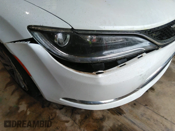 2015 Chrysler 200 Limited with VIN 1C3CCCAB9FN708205, listed as a IAAI auction lot 41946588 with 166,372 mi miles. Bid and sale history available at carsss.com. Image 13.