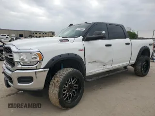 2019 Ram 2500 Tradesman z VIN 3C6UR5CJ4KG667037, wystawiony jako Copart lot #51470055 z przebiegiem 59 623 mil mil oraz Szkoda całkowita • Salvage title. Historia ofert i sprzedaży dostępna na DreamBid. Obrazek 1.