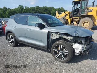 2021 Volvo XC40 R-Design with VIN YV4162UM9M2401811, listed as a Copart auction lot 59177733 with 11,993 mi miles and . Bid and sale history available at carsss.com. Image 4.
