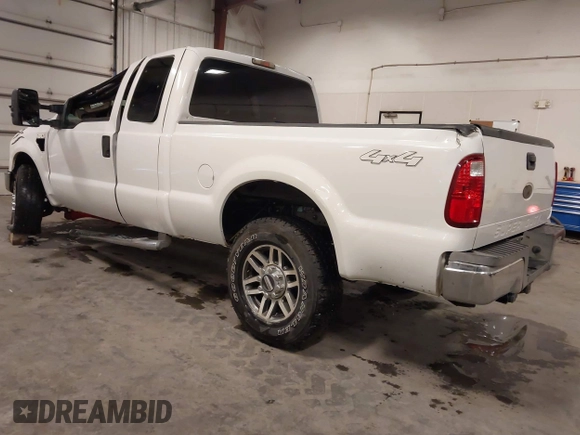 2008 Ford Super Duty F-250 SRW XL with VIN 1FTSX21R18EE30647, listed as a IAAI auction lot 41588298 with 228,680 mi miles. Bid and sale history available at carsss.com. Image 3.