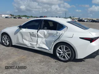 2021 Lexus IS 300 z VIN JTHCA1D2XM5112467, wystawiony jako IAAI lot #41944802 z przebiegiem 53 333 mil mil oraz . Historia ofert i sprzedaży dostępna na DreamBid. Obrazek 17.